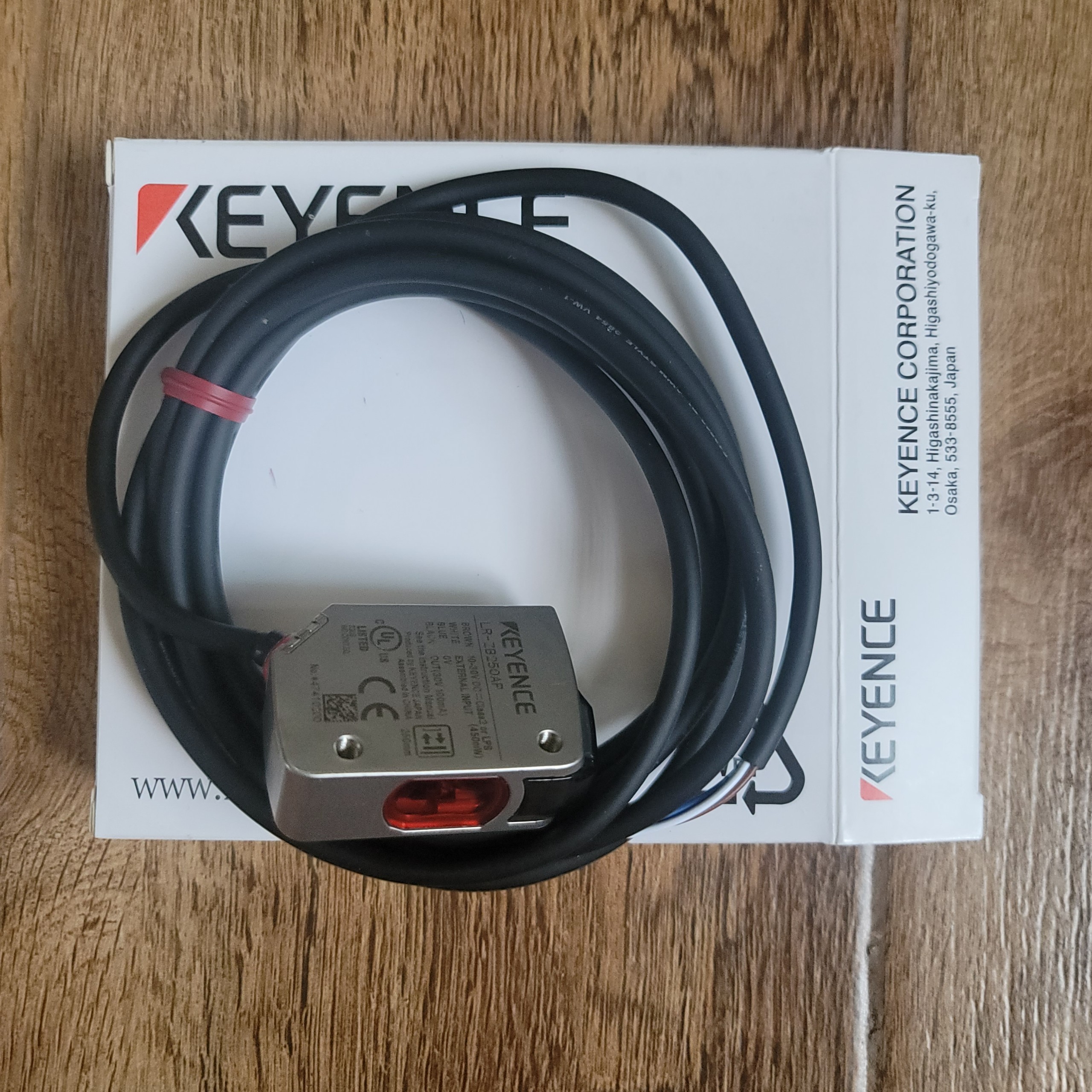 keyence LR-ZB250AP 2.jpg